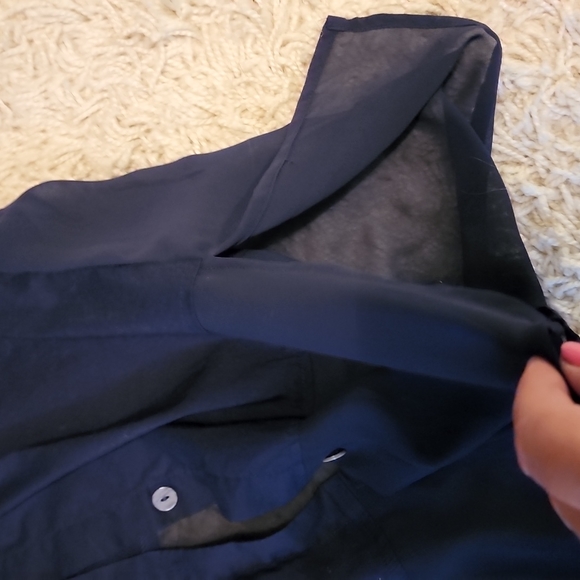 Tommy Bahama big shirt with a twist - Picture 15 of 15